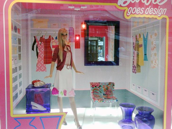 barbie_goes_design_kartell4.jpg