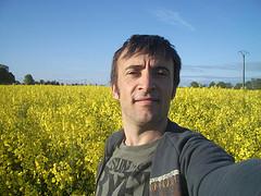 08/05/2009In normandy in the colza field!En normandie dan...