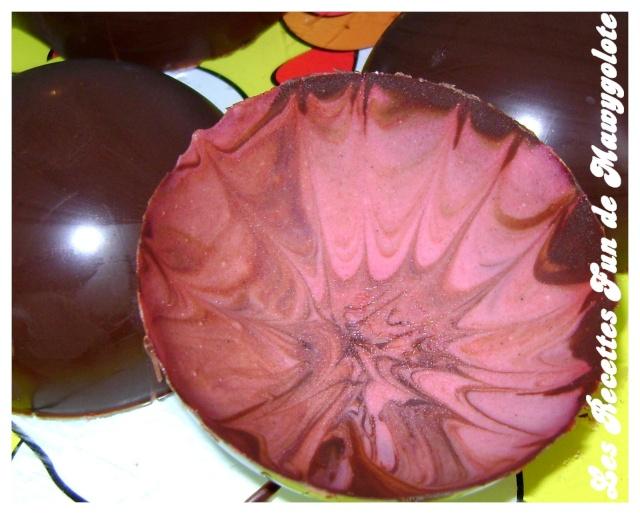 Sphères en chocolat bicolores