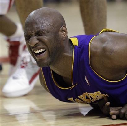 Odom, touché au dos, incertain pour le Game 5 face aux Rockets