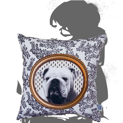 Coussin Chien Bulldog de Laissez Lucie Faire - Autreshop.com - 49€