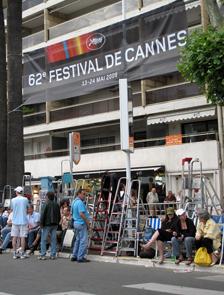 J-1 : C'est l'effervescence à Cannes