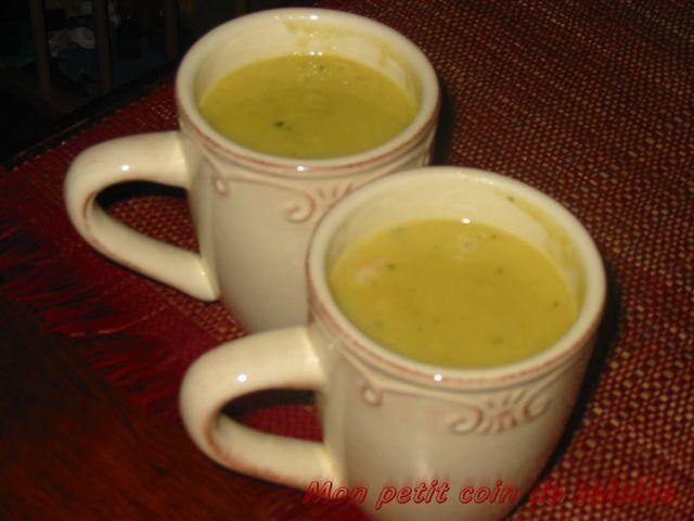 Soupe de pommes de terre et maïs aux crevettes