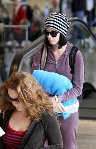 Elle désire une demande…