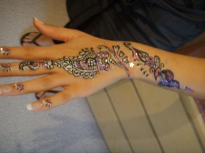 Tatouages au henné et tag de Bouchra et Drissia