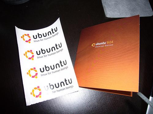 CD Ubuntu 9.04 avec les autocollants reçu hier