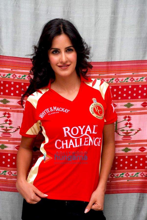 Katrina Kaif et les gagnants de the Royal Challengers contest