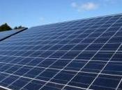images près 9000 panneaux solaires toit d'un stade, première mondiale