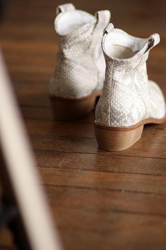 The Magic Story Boots... //