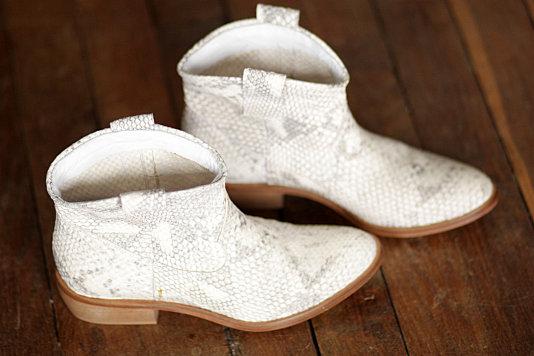 The Magic Story Boots... //