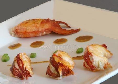 HOMARD SIMPLEMENT RÔTI AUX FEVES FRAÎCHES ET SA SAUCE REDUITE