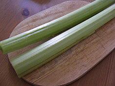 Petits pots à la compotée de rhubarbe et au fromage blanc.