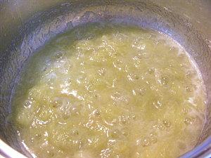 Petits pots à la compotée de rhubarbe et au fromage blanc.