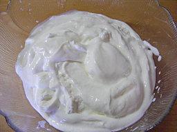 Petits pots à la compotée de rhubarbe et au fromage blanc.