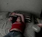 abruti fait blague copine