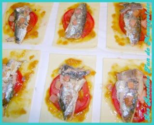Feuilletés caramélisés aux sardines roses.