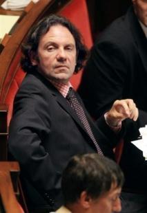 Non, mais il faut qu'ils se calme, l'autre, là...