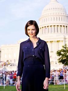 Katie Holmes honore les vétérans au Capitol