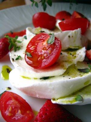 Mozza tom aux fraises et à huile d'avocat