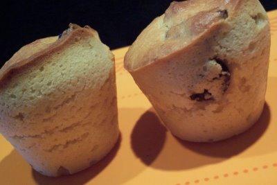 Muffins à la noix de coco, canneberges et chocolat blanc