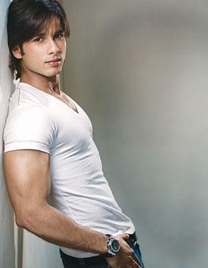 http://bollywoodbuzz.in/wp-content/uploads/2008/02/shahid2.jpg