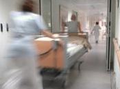 femme fait exploser pénis petit avec pétards