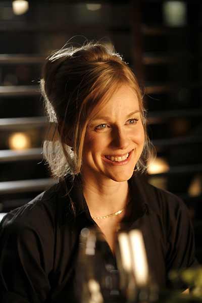 Laura Linney. Pretty Pictures