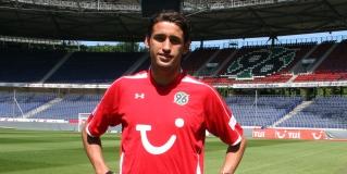 Karim Haggui au Hanovre 96 officiellement - Karim Haggui