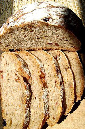 Harvest Bread – Pain aux Noix, Carottes et Raisins secs