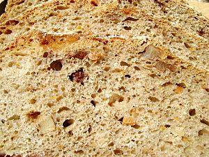 Harvest Bread – Pain aux Noix, Carottes et Raisins secs