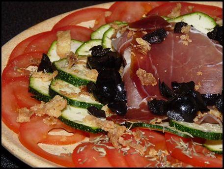 Carpaccio de courgette, tomate et jambon de Bayonne