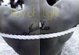 L'Officiel Hommes n°16 avec Jésus Luz - Ray Of Light 41