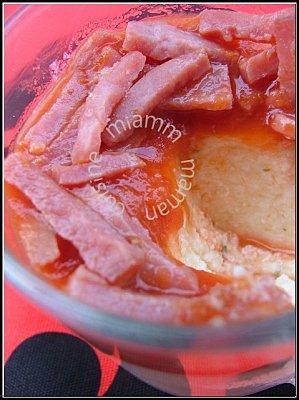 Pannacotta de chou fleur, coulis de tomate & émincé de bacon
