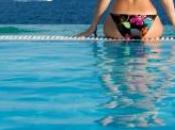 Finies traces bronzage avec nouveau maillot bain transparent