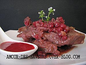 AIGUILLETTES DE CANARD AUX AIRELLES ET LEUR SAUCE A LA FRAMBOISE