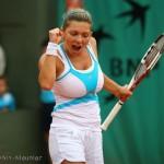 Une bonne raison de voir Roland Garros par Simona Halep et ses seins