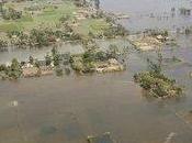 Aila balayé Bangladesh l'est l'Inde