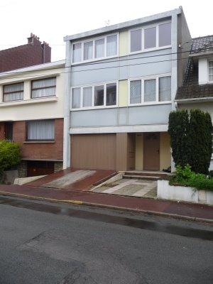 figure découpée dans le temps (E. Pound)