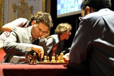 Peter Leko en difficulté lors de la seconde partie © photo ChessBase 