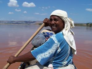 MADAGASCAR 2: descente de la Tsirinbihina en pirogue
