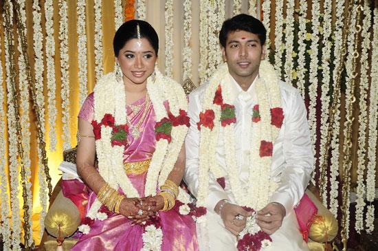 [PHOTOS] L'acteur tamoul Jeyam Ravi s'est marié