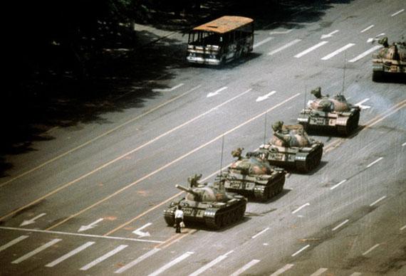 place-tiananmen-tanks-chars-homme-man-chine