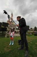 making-of-alex-majoli-voit-disneyland-paris-a-hauteur-enfant-6