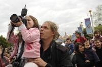 making-of-alex-majoli-voit-disneyland-paris-a-hauteur-enfant-2