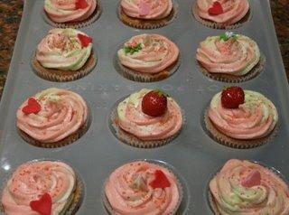 Strawberry Swing Cupcakes for IC:E Summer Berries