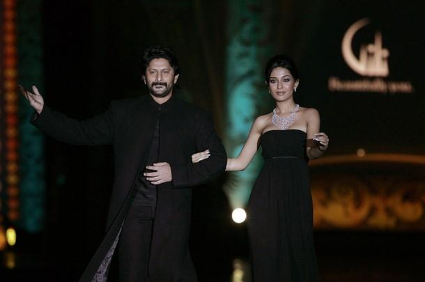 Celebs Walk the Ramp at the Fashion Extravaganza at IIFA 82804