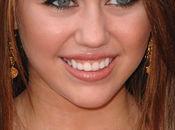 Miley Cyrus grandes gencives