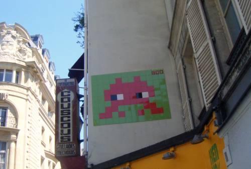 Space Invader 800 - Rue du Louvre 2009-06-02 001.jpg