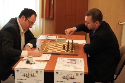 Début de la quatrième ronde entre Boris Gelfand et Gata Kamsky ©  site officiel 