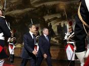 Emprunt, burqa, jeunes: annonces Sarkozy Versailles